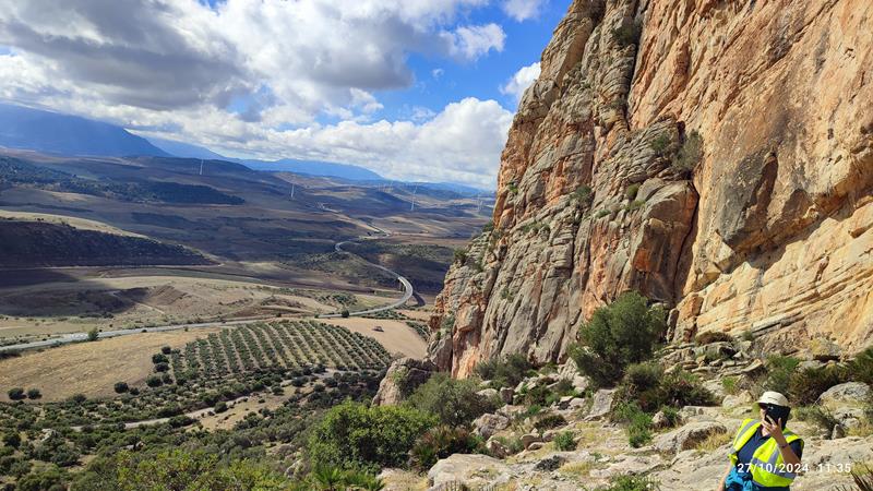 27 de Octubre 2024. Excursión geológica ascenso a Pico Castillón-Sierra Peñarrubia (Teba), ámbito proyecto Geoparque Guadalhorce. Aula museo de geologia Málaga